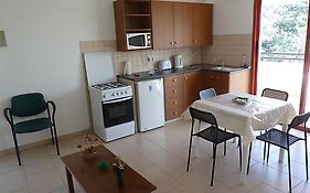 Valentinos Court